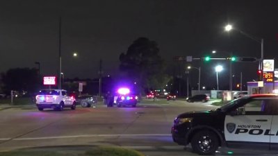 Dos hombres resultan heridos de bala tras tiroteo entre vehículos