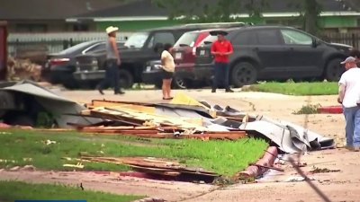 Alertan sobre falsos contratistas tras daños por las recientes tormentas en Houston
