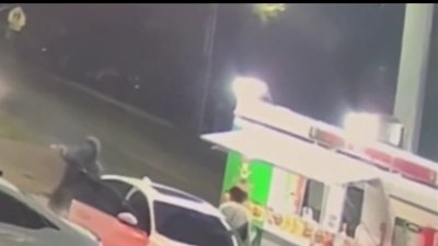 Momento de horror: matan a un hombre frente a un camión de tacos