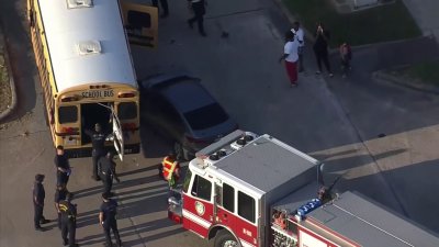 Evacuan a estudiantes tras accidente de autobús de Fort Bend ISD