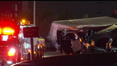 Accidente de camión provocó cierre de carriles