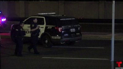 Buscan a quien atropelló de muerte a hombre al suroeste de Houston