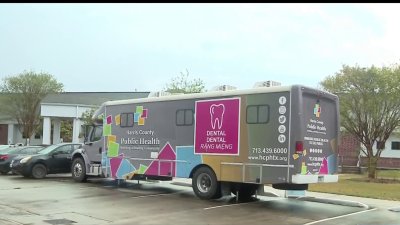 Clínica dental móvil ofrece servicios gratis en el suroeste de Houston