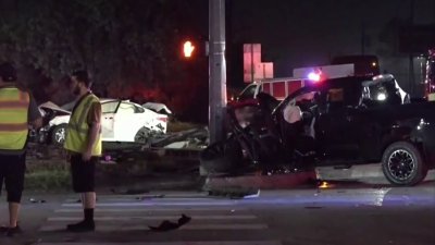 Mujer esta entre la vida y la muerte tras aparatoso accidente en Houston