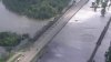 Reabren puente de la autopista 90 en el río Trinity tras inundaciones