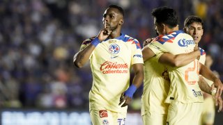 Julián Quiñónez, del América, festeja tras anotar el tanto del empate ante Cruz Azul en la ida de la final de México, el jueves 23 de mayo.
