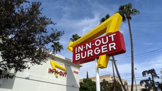 Foto de archivo de un restaurante In-N-Out Burger.