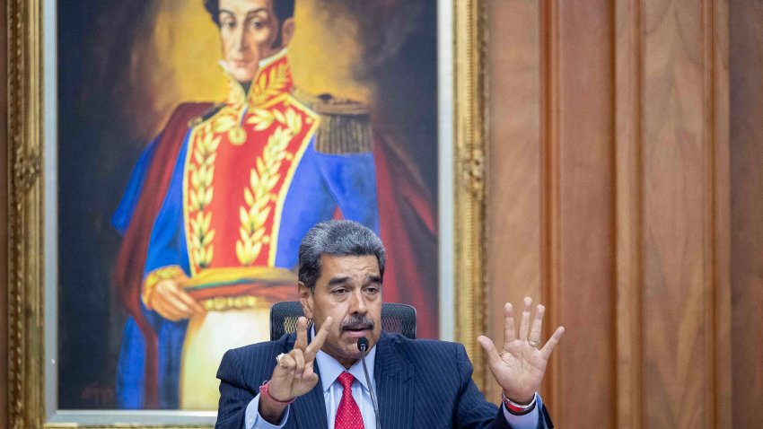 El presidente de Venezuela, Nicolás Maduro, durante una rueda de prensa el miércoles 31 de julio en el Palacio de Miraflores en Caracas (Venezuela). EFE/ Ronald Peña R.