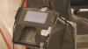 ¡Cuidado con las estafas! Encuentran un “Skimmer” para clonar tarjetas en una tienda
