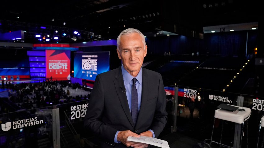 ABC NEWS – 9/12/19 – El presentador en jefe George Stephanopoulos, el presentador y editor de World News Tonight David Muir, la corresponsal de ABC News Linsey Davis y el presentador de Univision Jorge Ramos moderan el debate demócrata desde el Texas Southern Universitys Health & PE Center en Houston, TX el jueves 12 de septiembre en ABC y Univision (8-11 ET). (Heidi Gutman/Disney General Entertainment Content via Getty Images) JORGE RAMOS