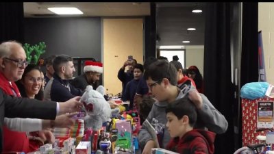 Telemundo Houston te invita a donar un juguete a niños de escasos recursos