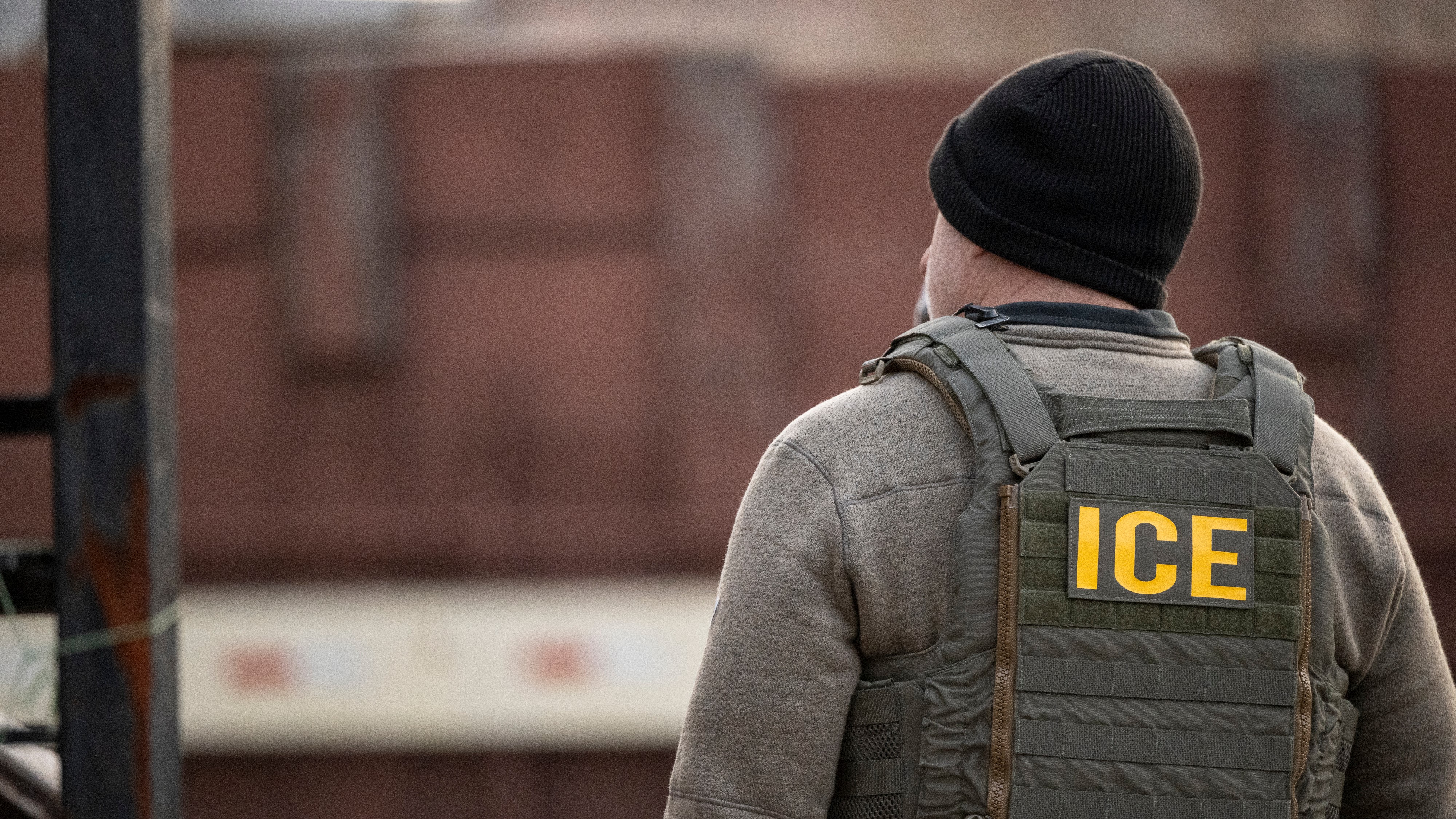 ICE publicará videos de cámaras corporales cuando respondan a sus “mejores intereses”, según política