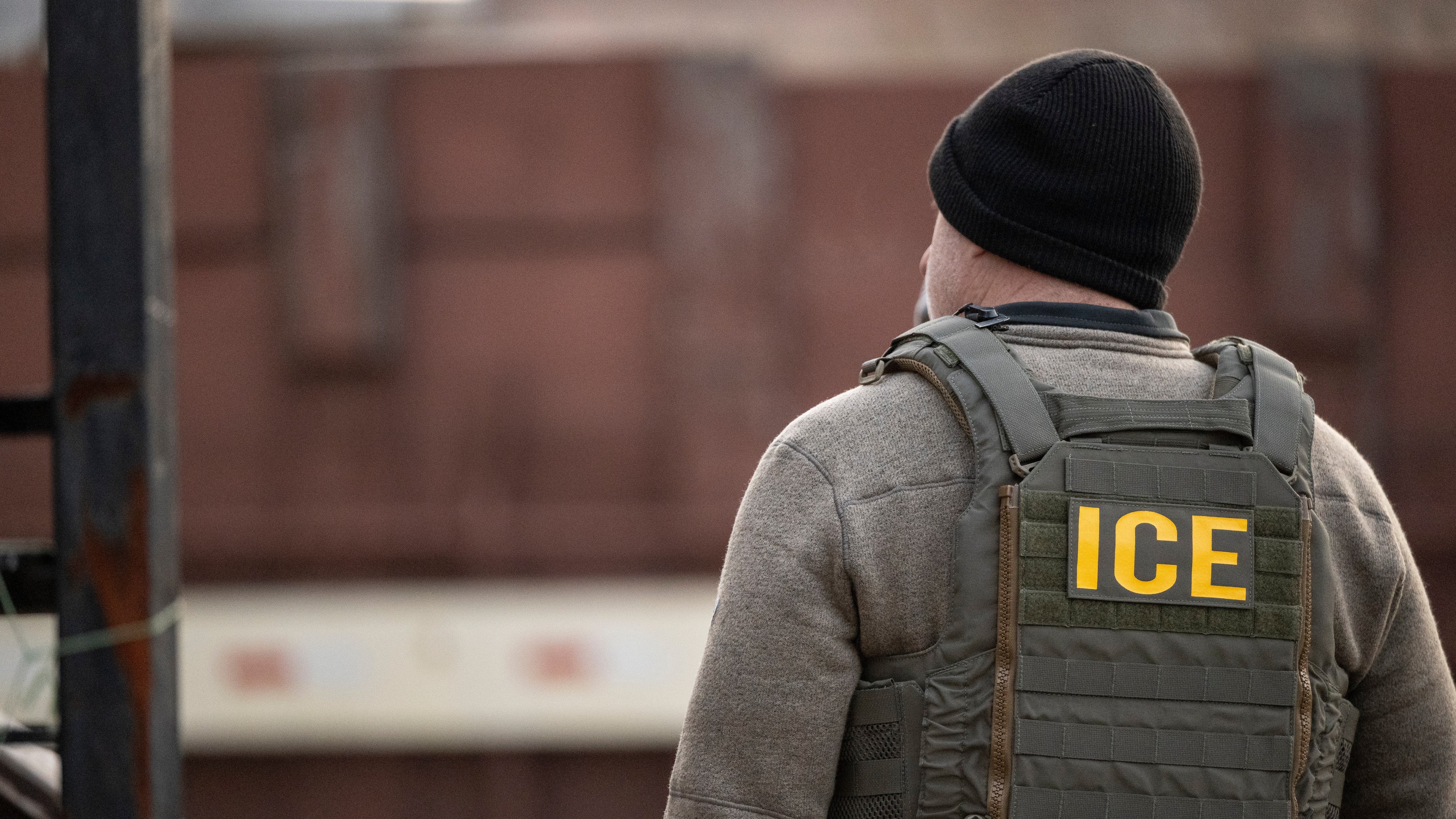 ICE publicará videos de cámaras corporales cuando respondan a sus “mejores intereses”, según política