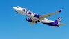 A días de que inicien vuelos con deportados, arrecian las protesta contra Avelo Airlines
