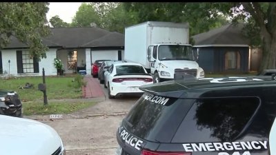 Buscan sospechoso de balear un hombre tras disputa familiar en el suroeste de Houston