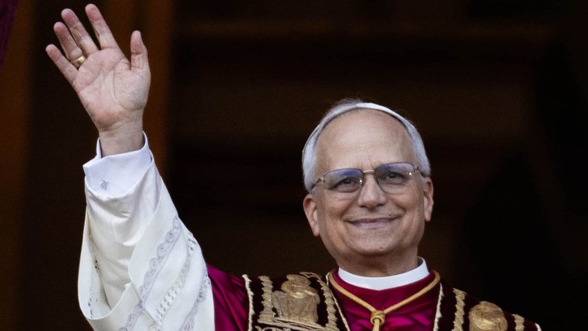 08 May 2025, Vatican, Vatikanstadt: Repeat with narrower image section. The newly elected Pope Leo XIV, the American Robert Prevost, appears on the balcony of St. Peter’s Basilica in the Vatican after the conclave and waves. Photo: Oliver Weiken/dpa (Photo by Oliver Weiken/picture alliance via Getty Images)