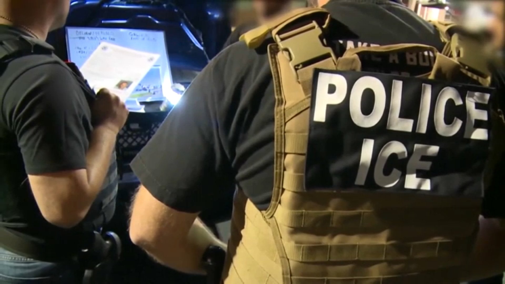 Indignación tras amenazas de llamar a ICE durante partido escolar en Houston