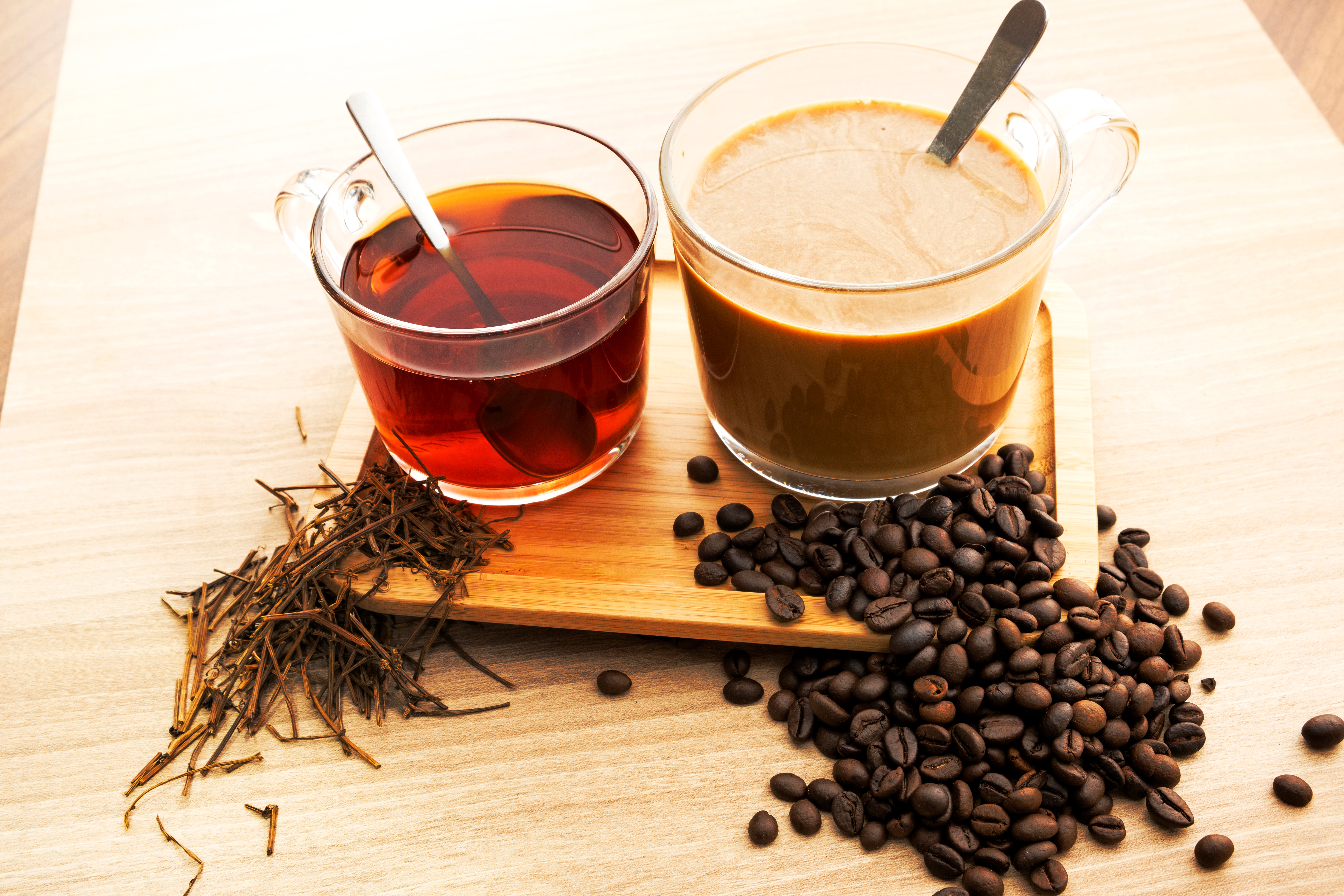 Una taza o hasta tres de café o té al día ayuda a mantener alejada la demencia, según estudio