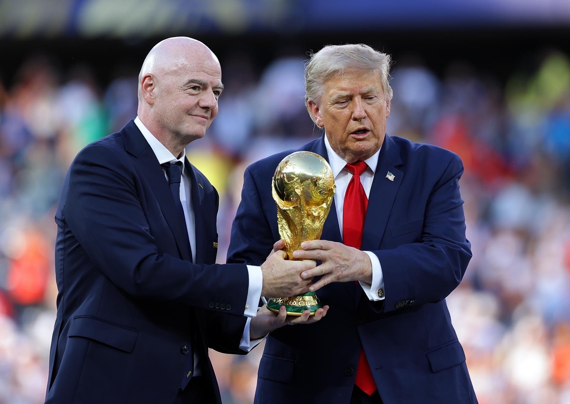 Infantino dice que la FIFA desistió de crear una filial para comercializar el Mundial