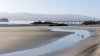 Hombre pierde una mano al recoger restos de fuegos artificiales en playa de California