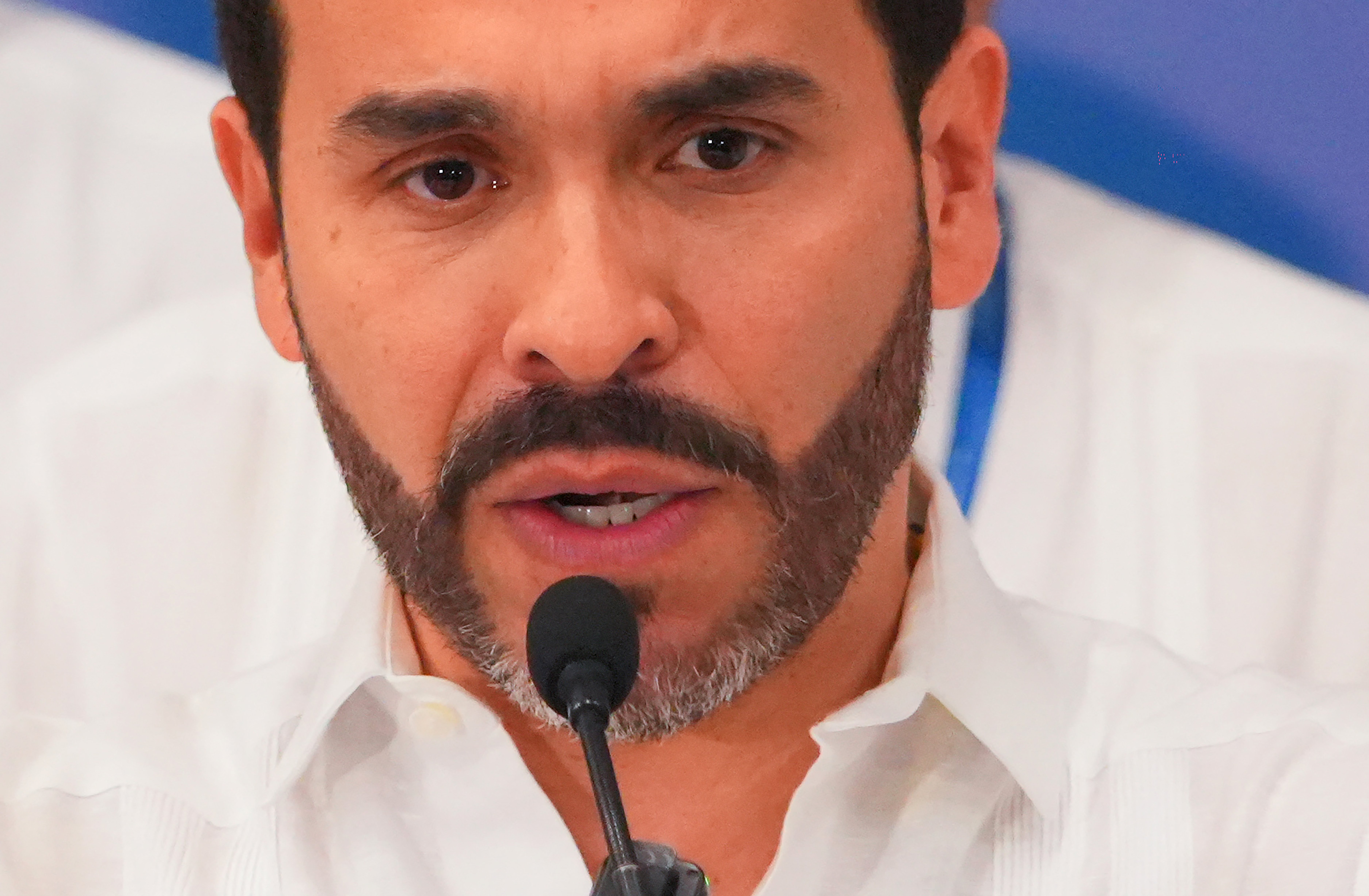 Interceptan vehículo con explosivos en Colombia a pocos días del juramento de Espriella
