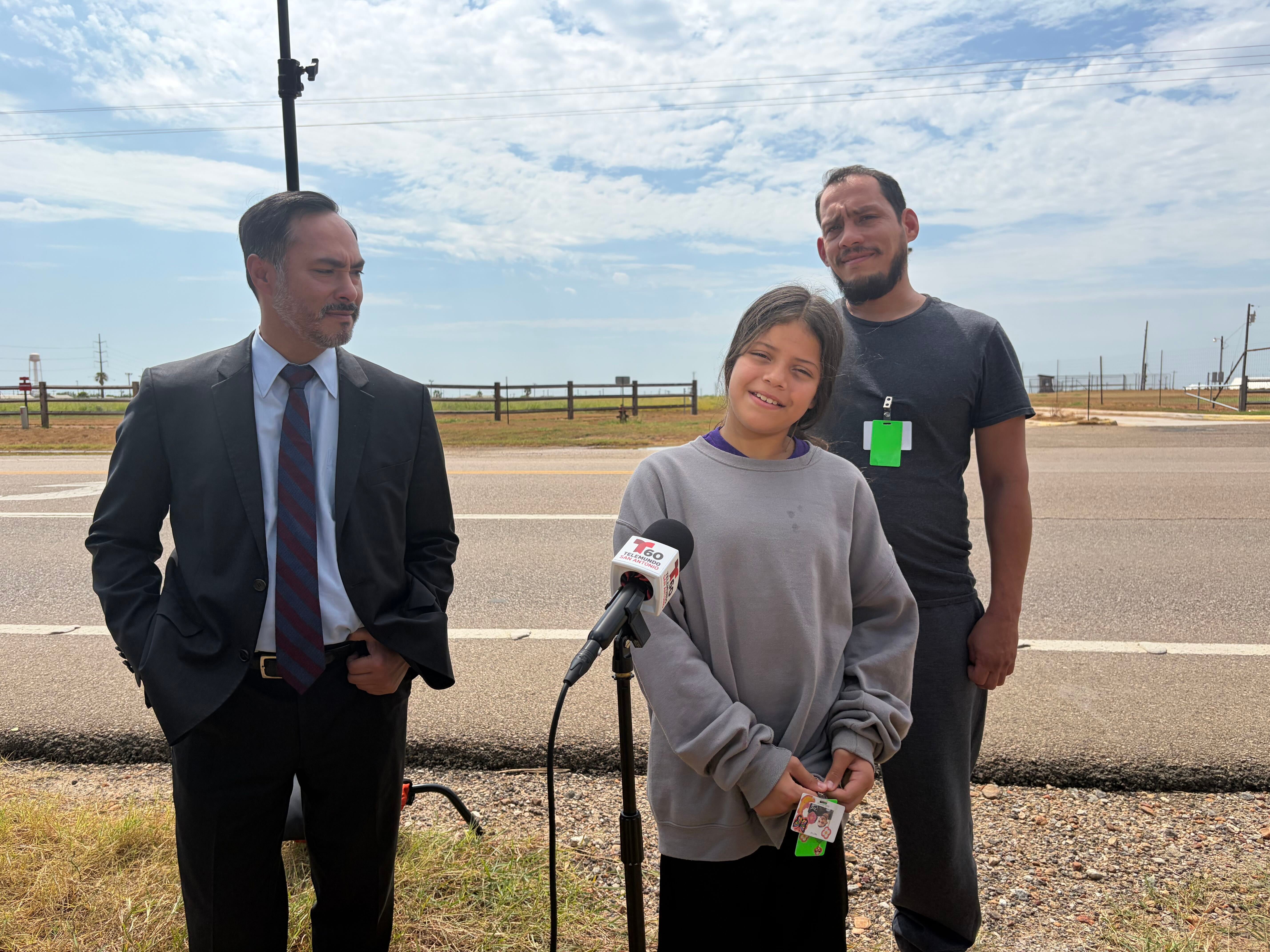 Liberan a padre venezolano y a su hija de 10 años de centro de detención de ICE