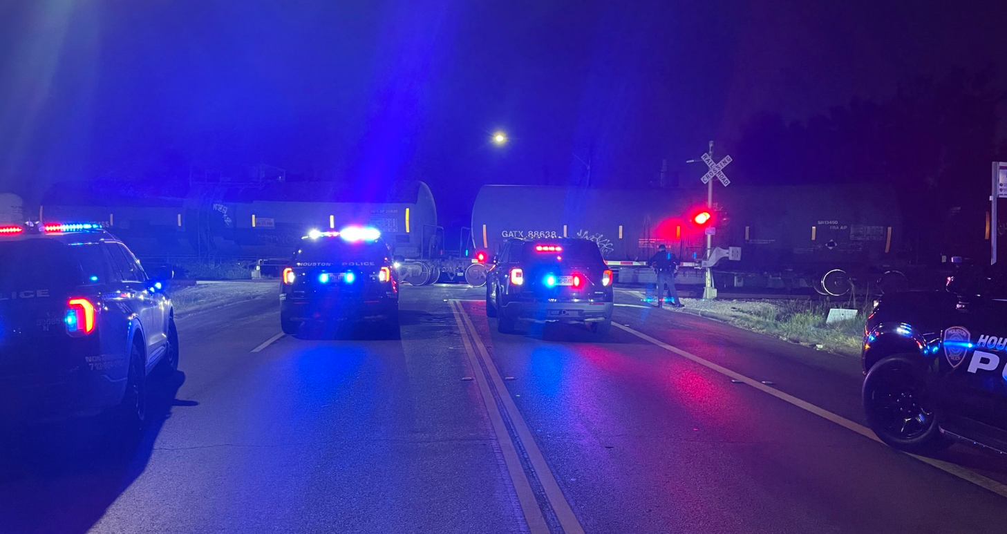 Persona muere tras ser arrollada por tren en el norte de Houston