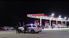 Padres llevan a menor inconsciente hasta una gasolinera y se reúnen con policías