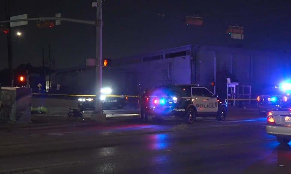 Hombre en silla de ruedas muere atropellado en la intersección de Westover y Telephone Road
