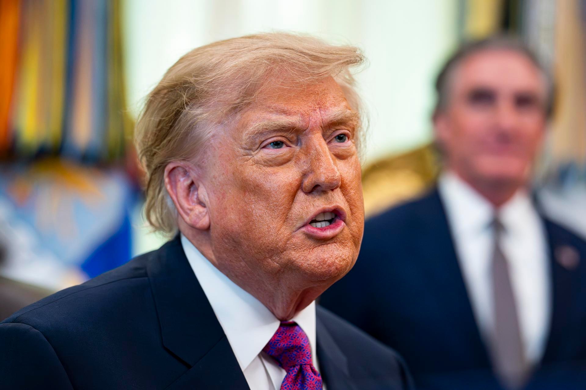 Trump intensifica sus políticas para frenar la inmigración con más restricciones de visas