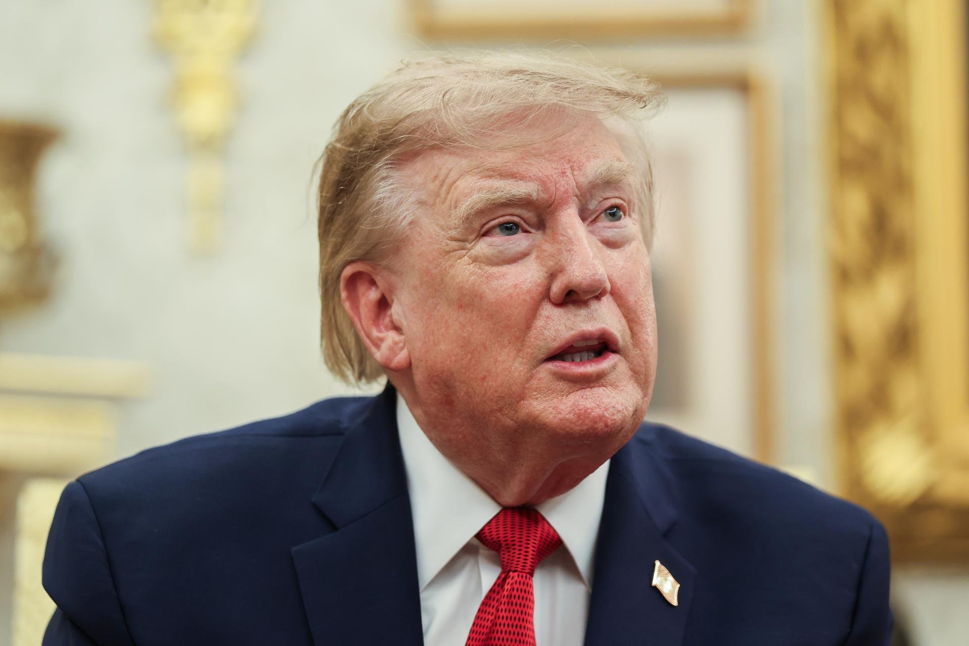 Trump firma decreto por el cual se le cambia el nombre al lago Ontario; ahora será Lago América