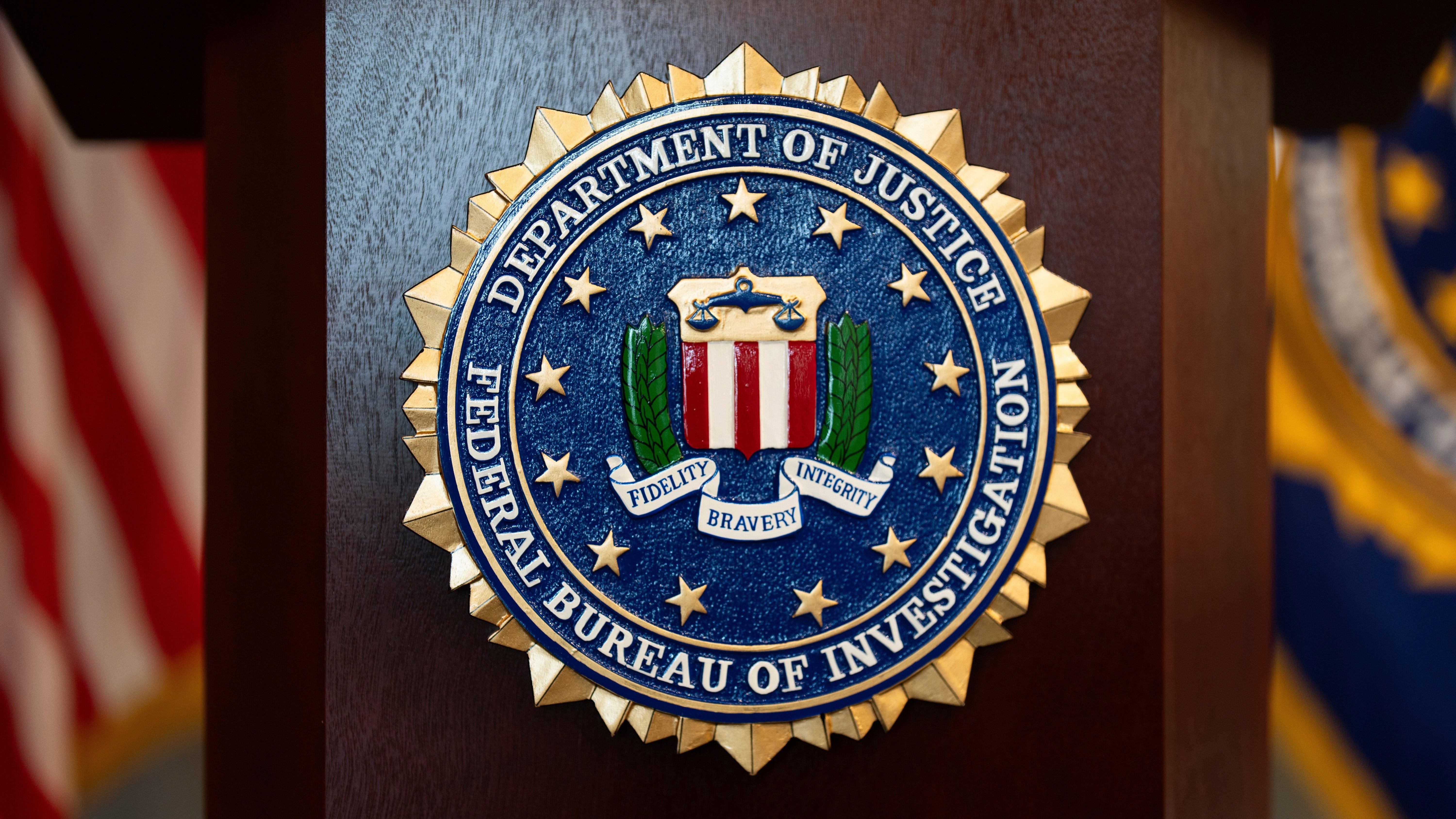 Hackers aseguran tener “datos muy sensibles” de casi todos los agentes del FBI