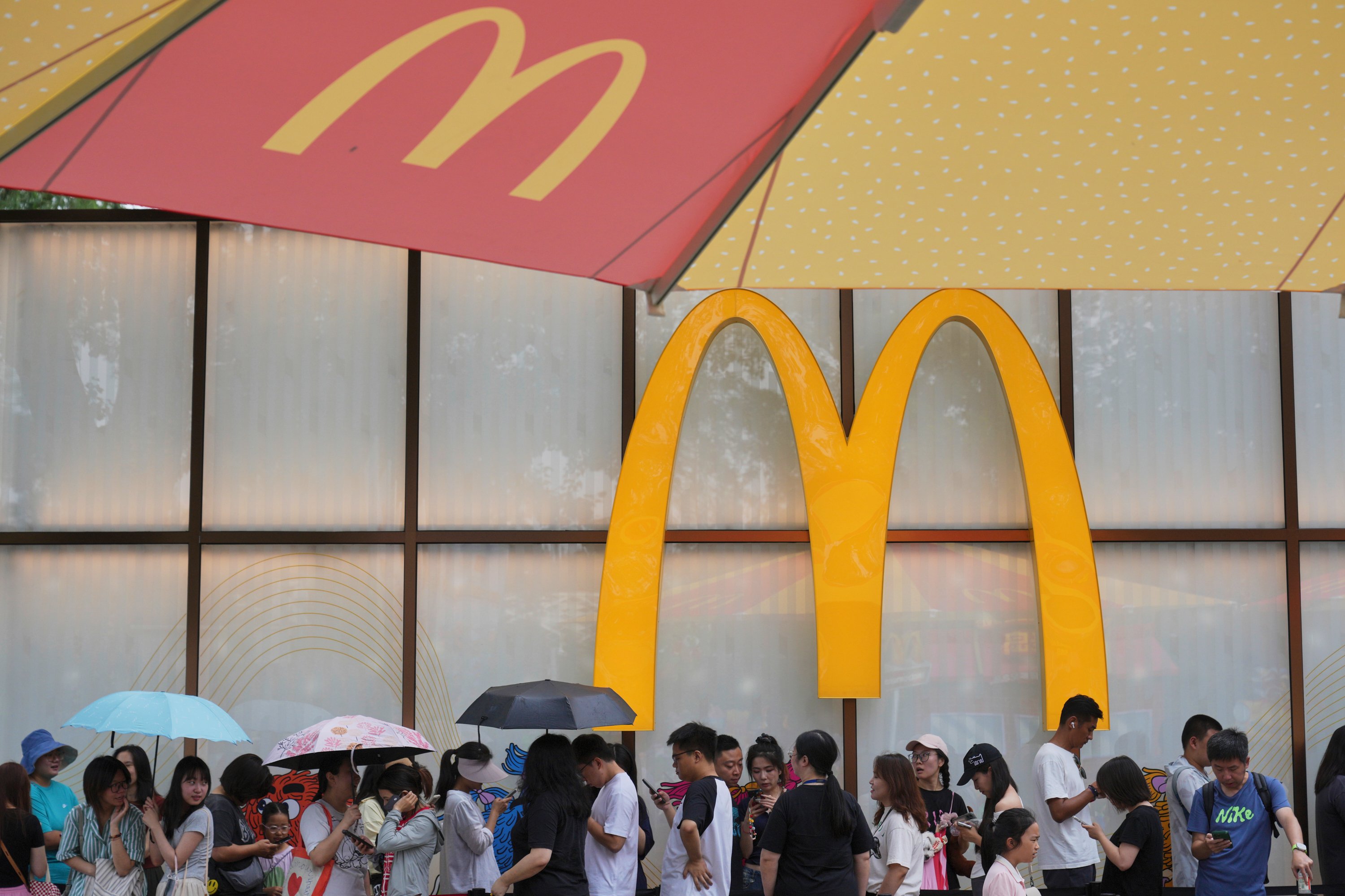 Zonas de juego y espacios abiertos: McDonald’s anuncia modernización para 2036