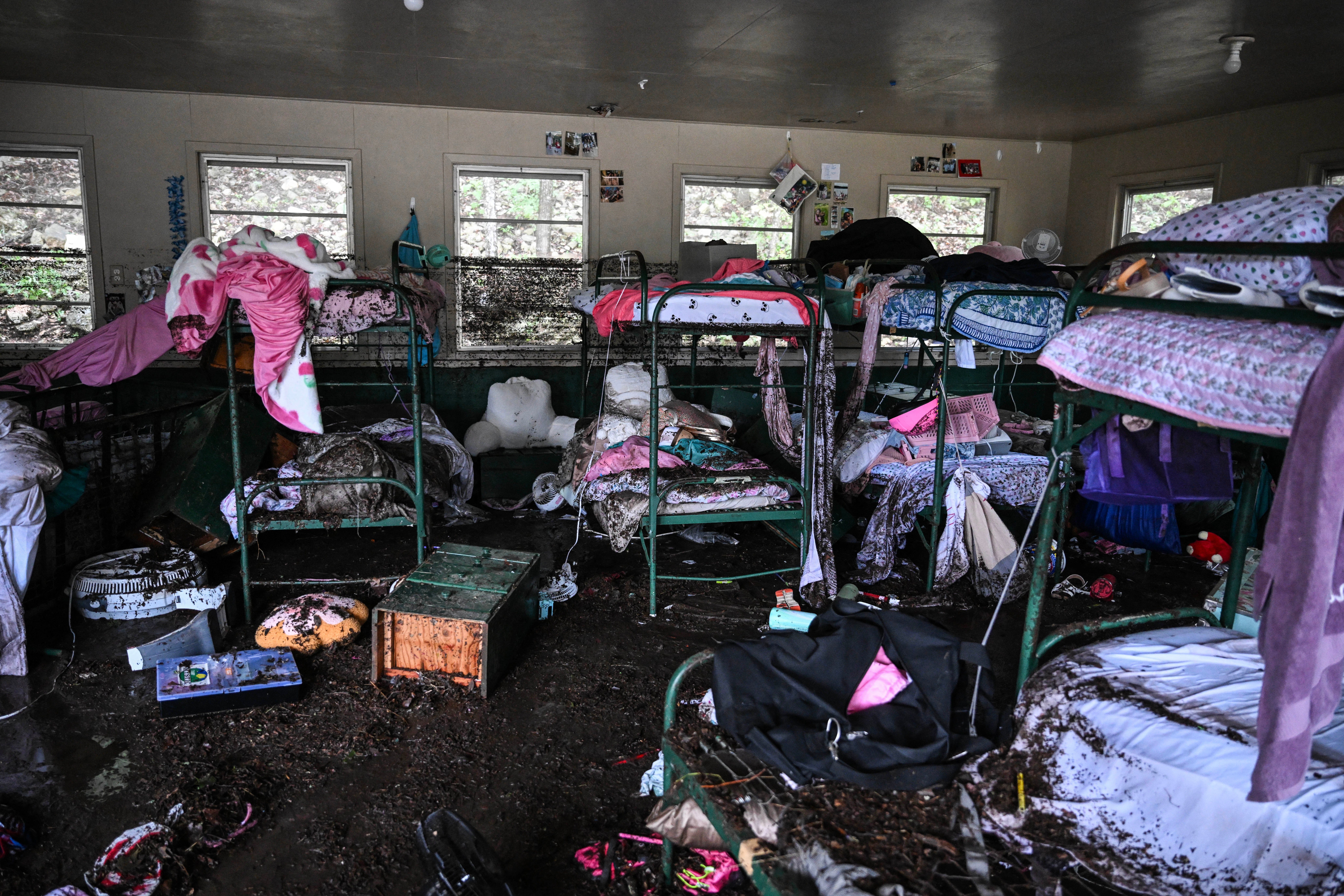 Orden judicial revela que Rangers investigan posibles delitos tras inundación mortal en Camp Mystic