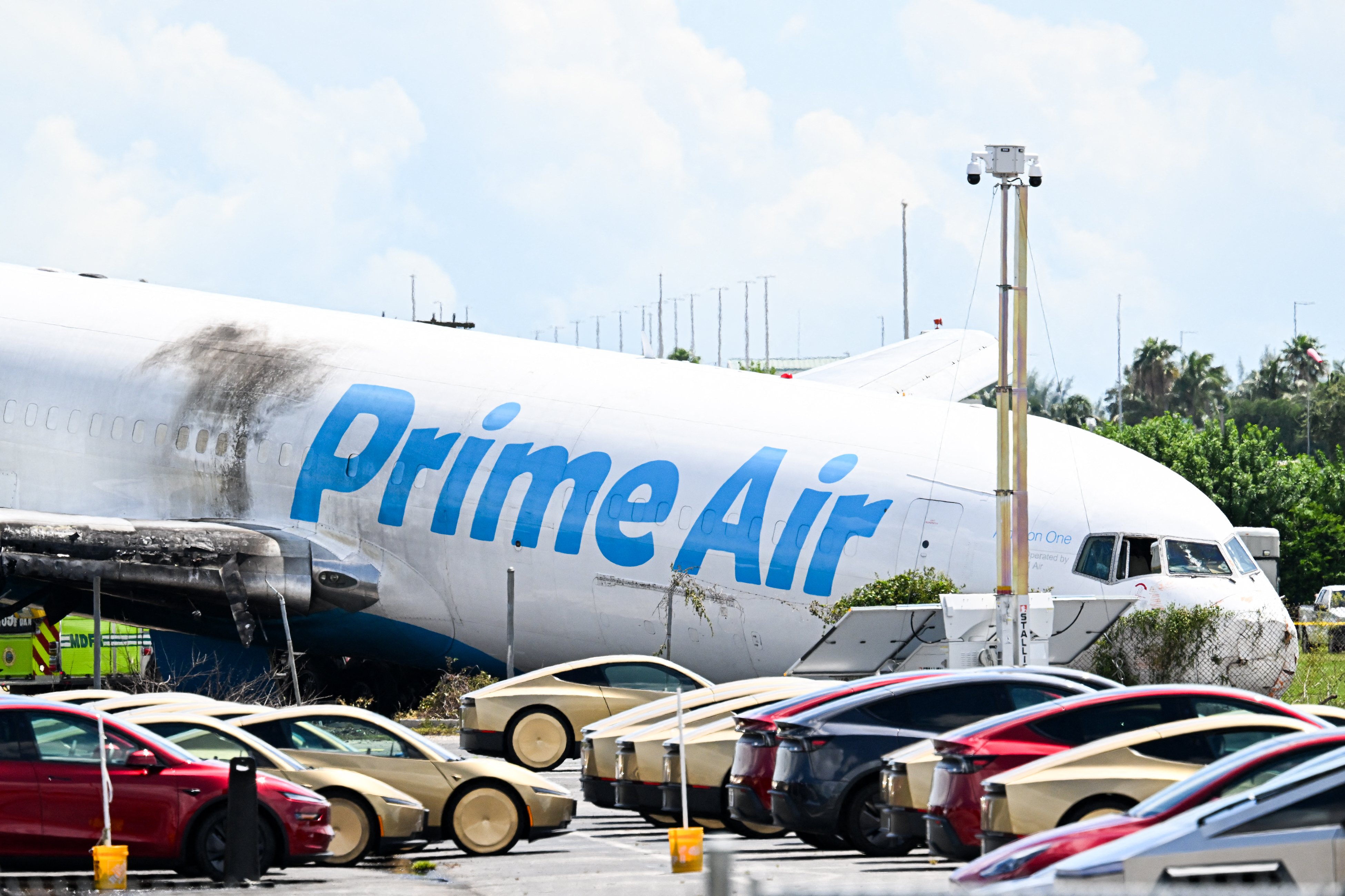 Identifican a víctimas mortales del accidente del avión de Amazon en Miami