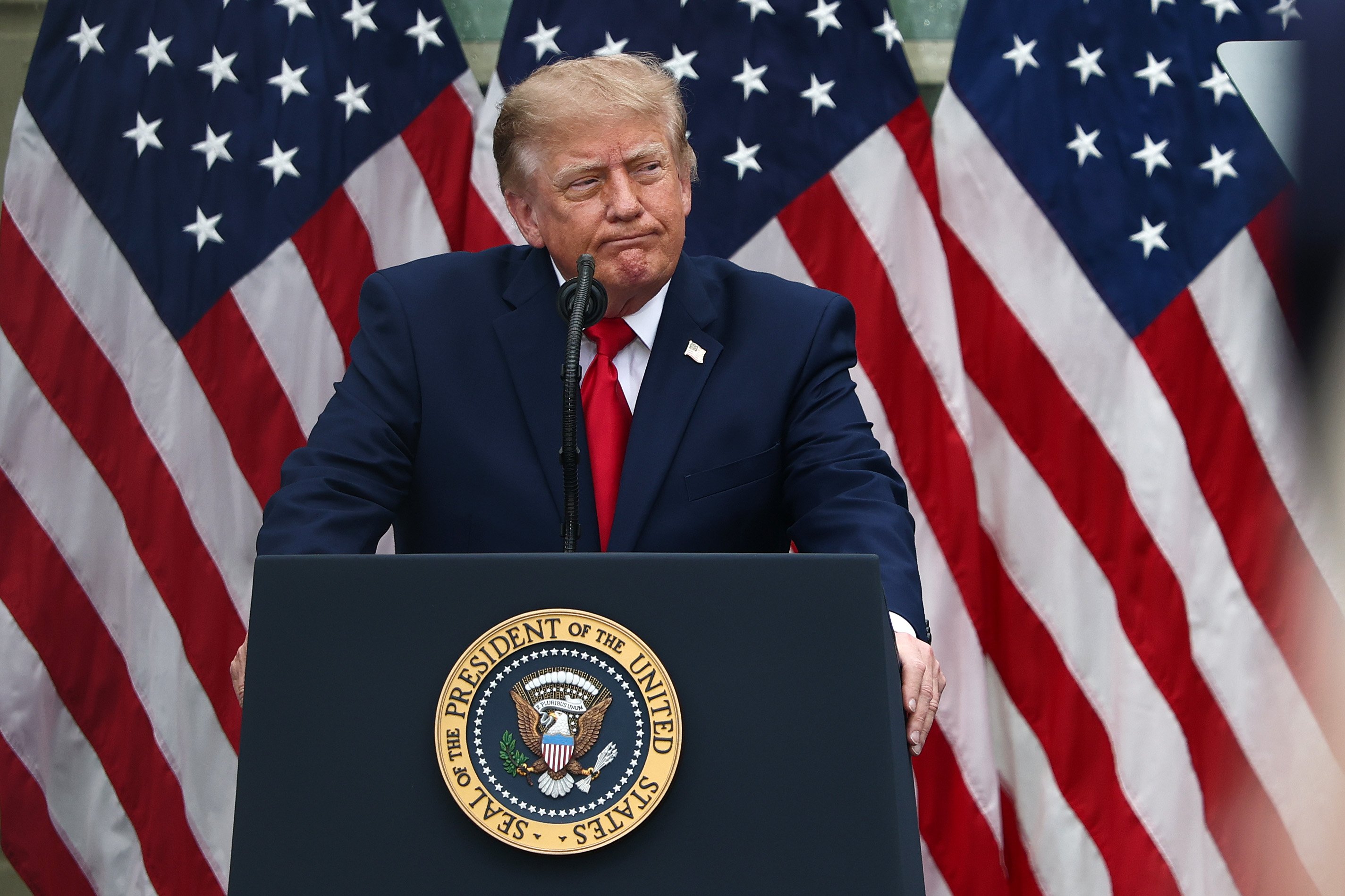 Trump y Hegseth rinden tributo a víctimas del 9/11 desde el Pentágono