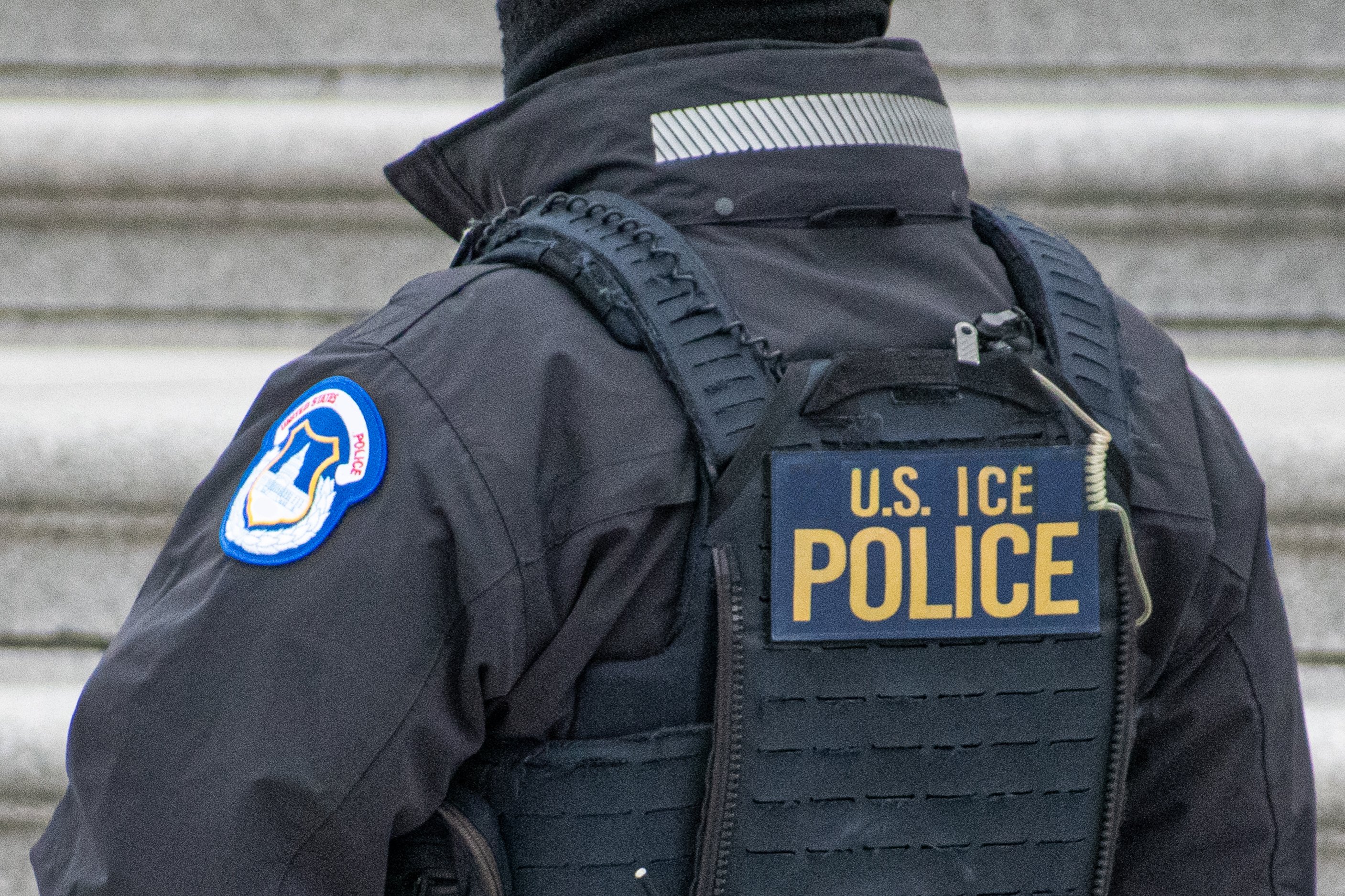 Exclusiva AP: ICE oculta ubicación de miles de detenidos con orden final de deportación