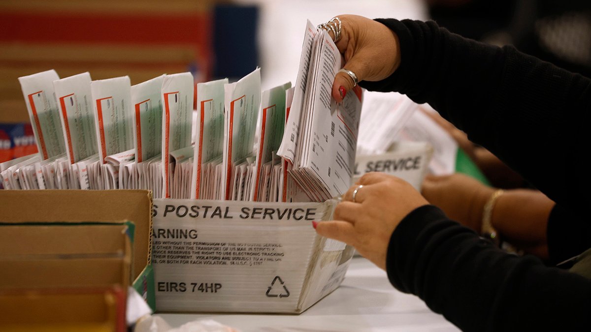 La Corte Suprema impide a Trump aplicar nueva norma sobre voto por correo