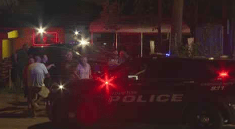 Dos muertos tras atrincheramiento e incendio en apartamento de Houston
