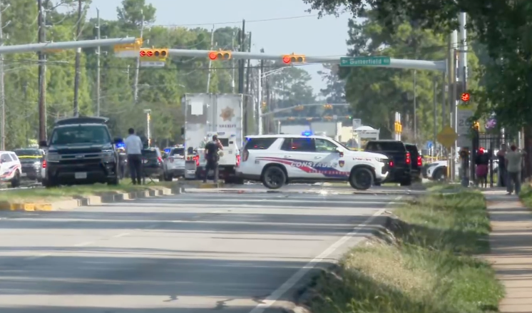 Estudiante muere tras tiroteo cerca de Westfield High School; sospechoso sigue prófugo