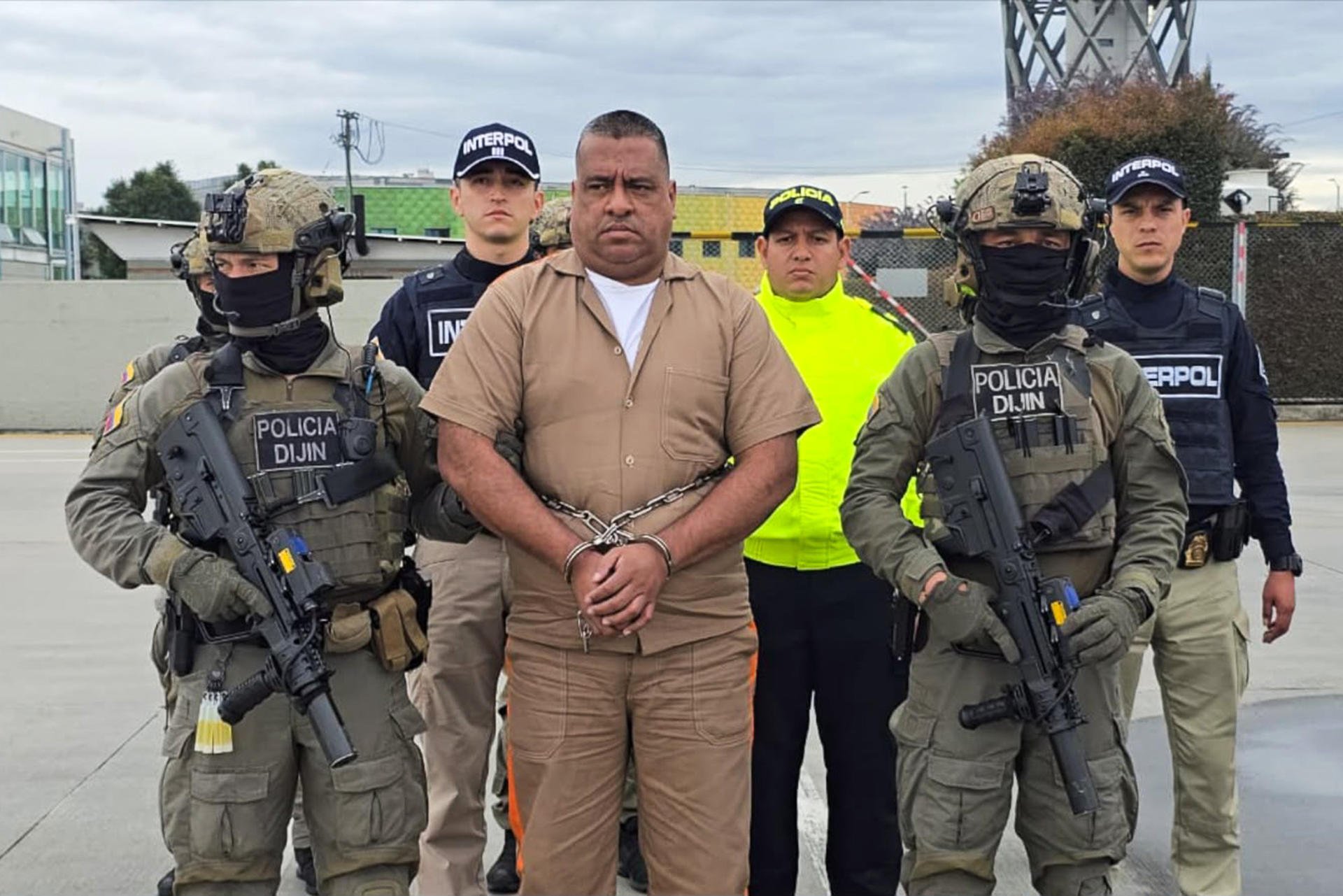 Colombia extradita a EEUU al criminal alias Araña, supuesto exnegociador de paz
