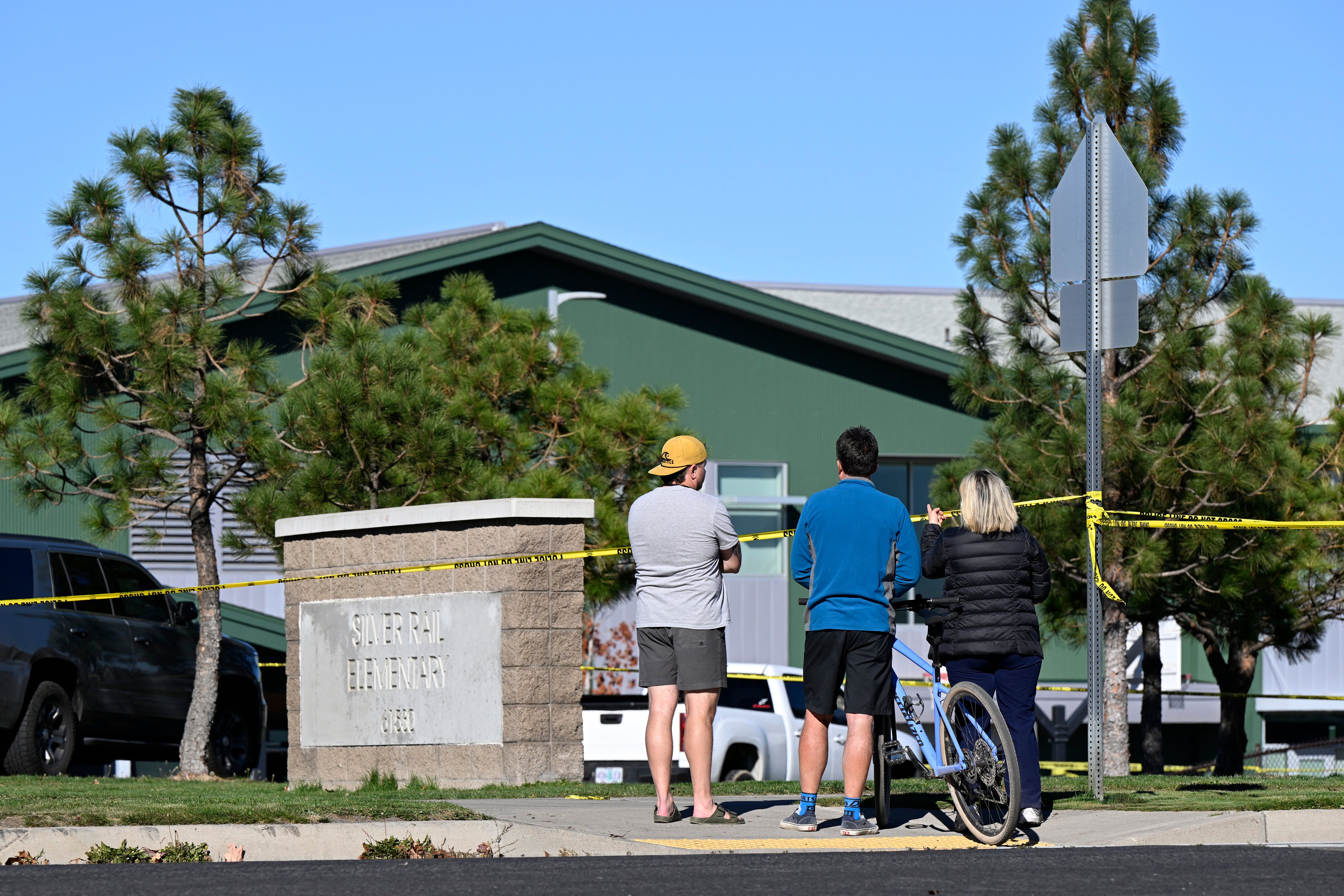 Tiroteo en una escuela de Oregon deja al menos cuatro muertos; el atacante también falleció