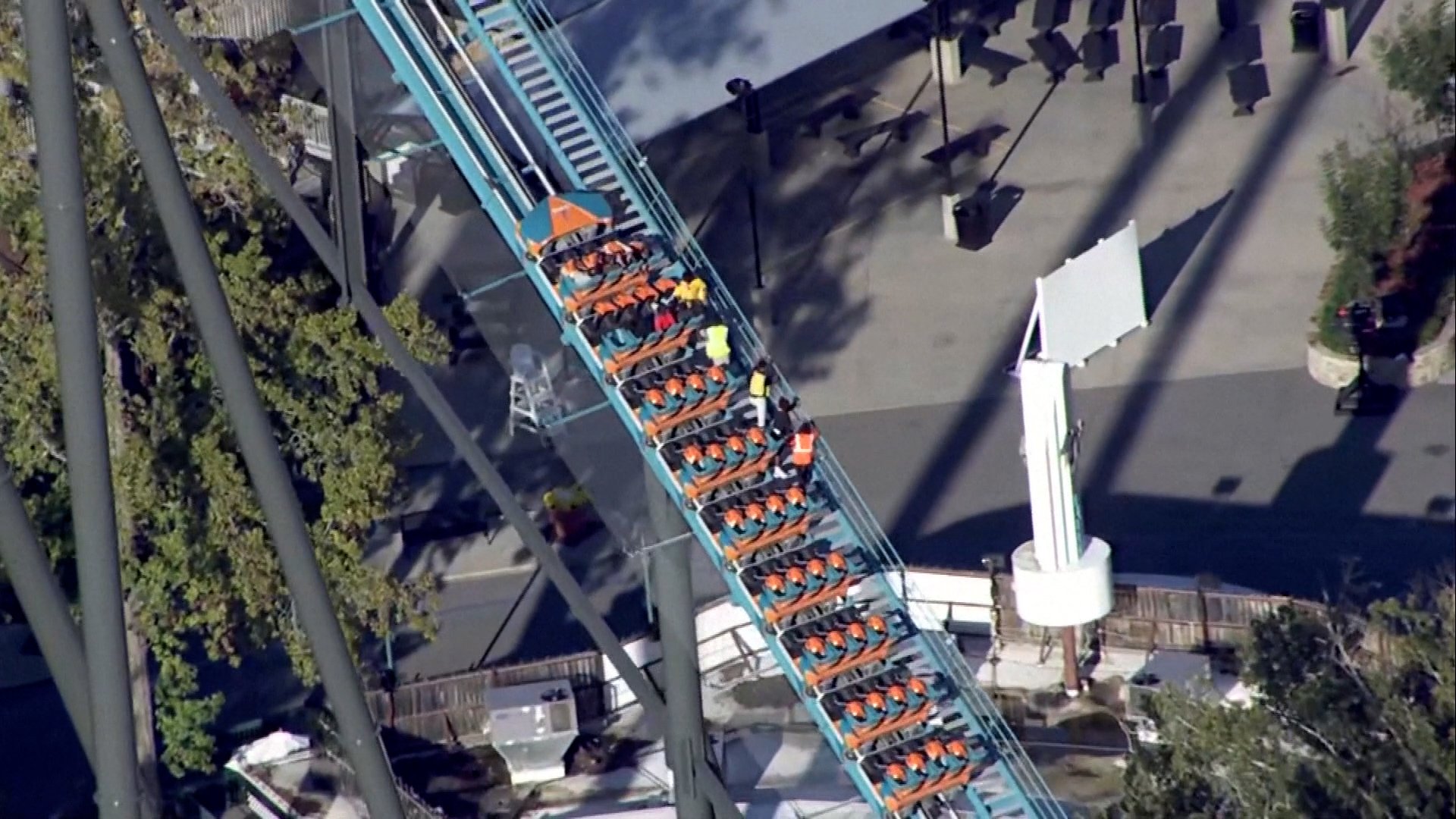 Reportan un muerto y varios heridos en una montaña rusa de Six Flags en Georgia