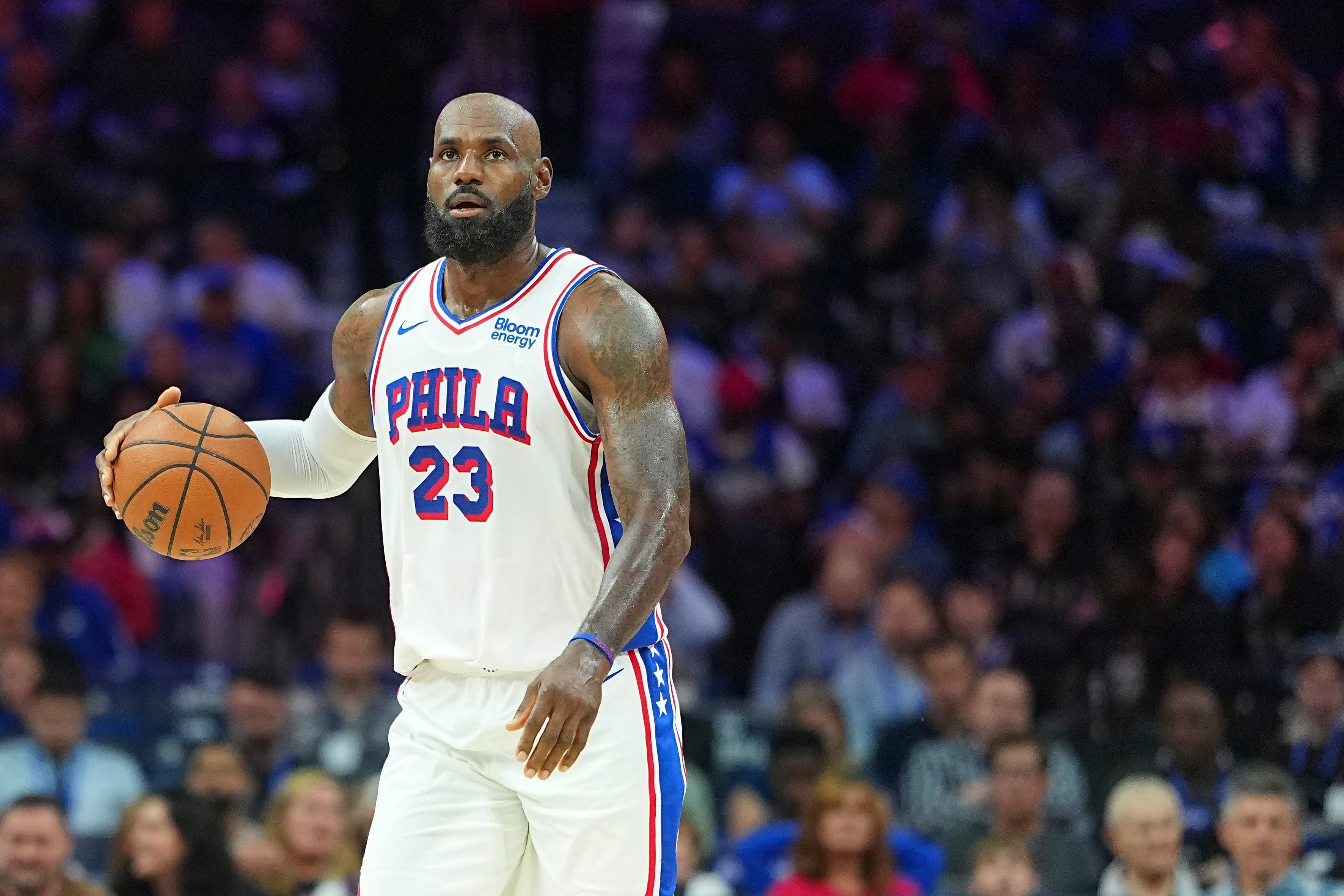 LeBron James inicia su año 24 en la NBA con Filadelfia: su carrera en números