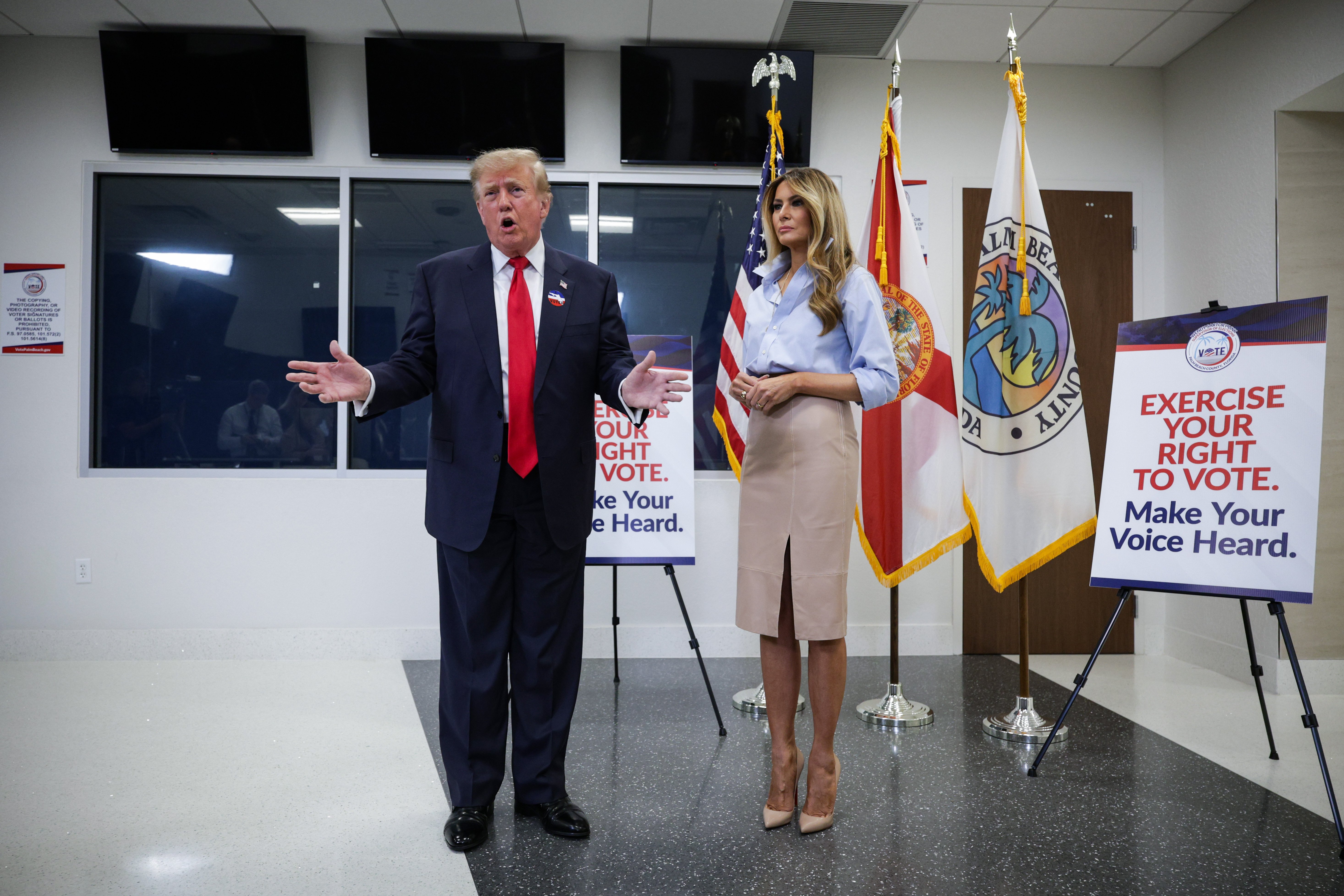 Trump y la primera dama emiten su voto adelantado