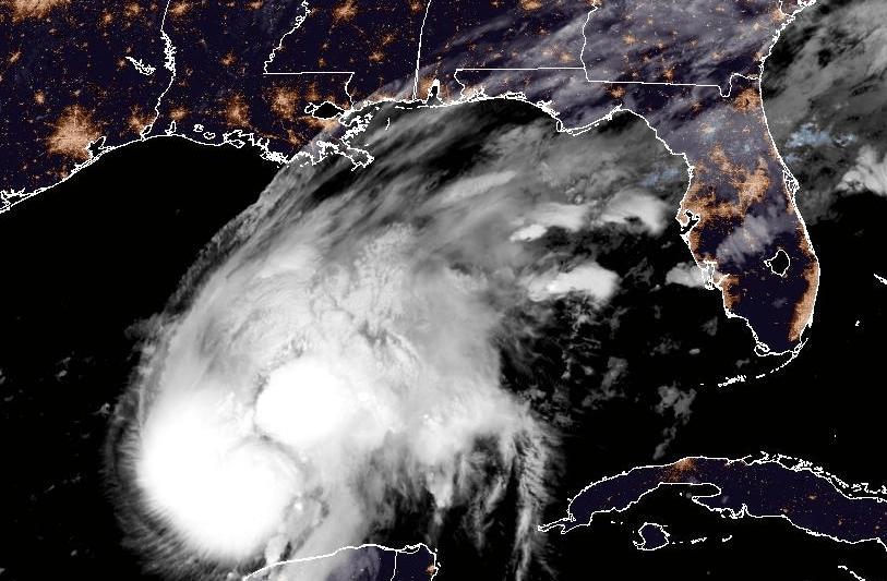 Isaías se fortalece a huracán de categoría 3 mientras avanza hacia el Panhandle de Florida