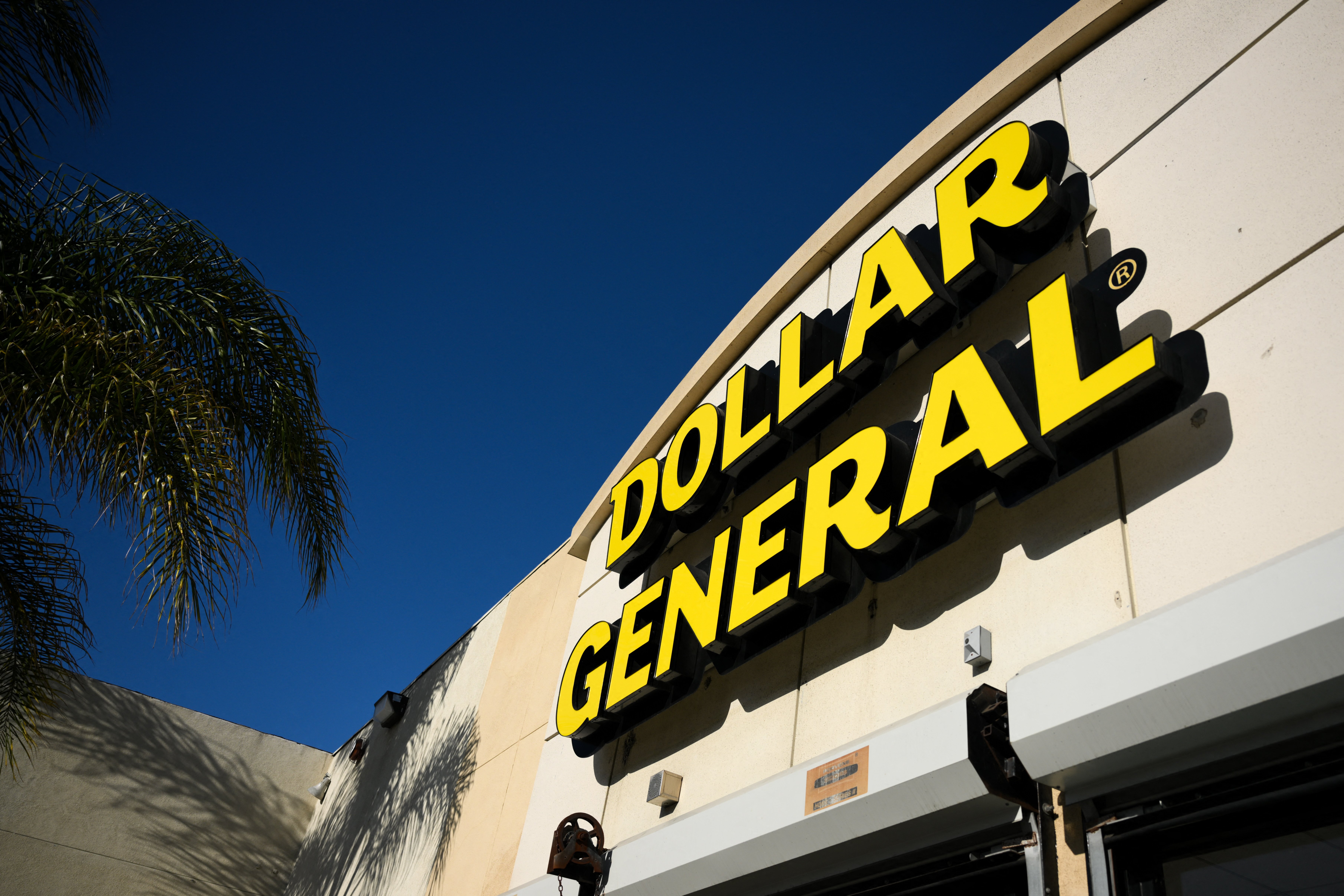 Dollar General habría cobrado de más a clientes con “prácticas engañosas”, según demanda