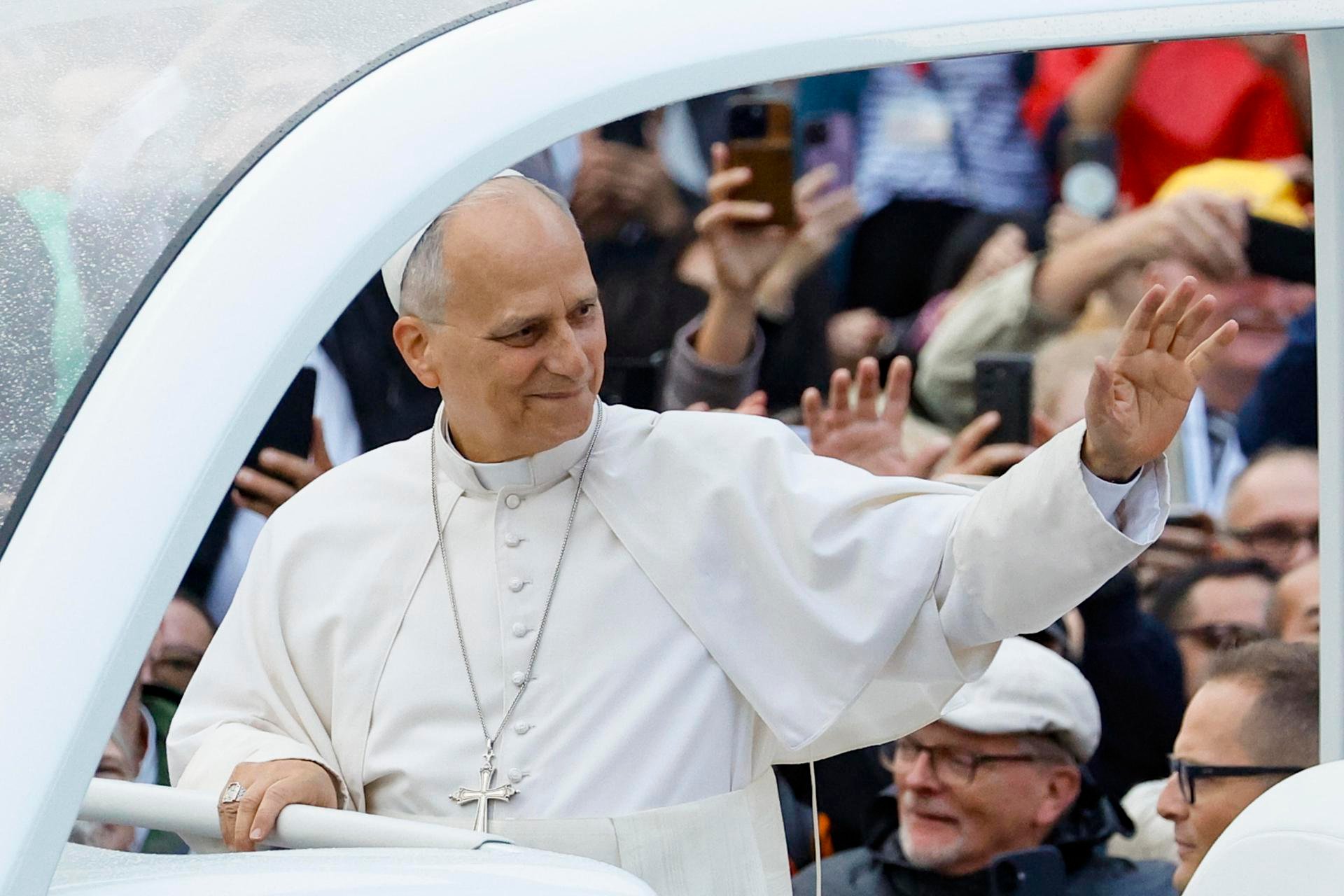 De regreso al papamóvil: el papa León XIV retoma sus audiencias públicas tras la cirugía