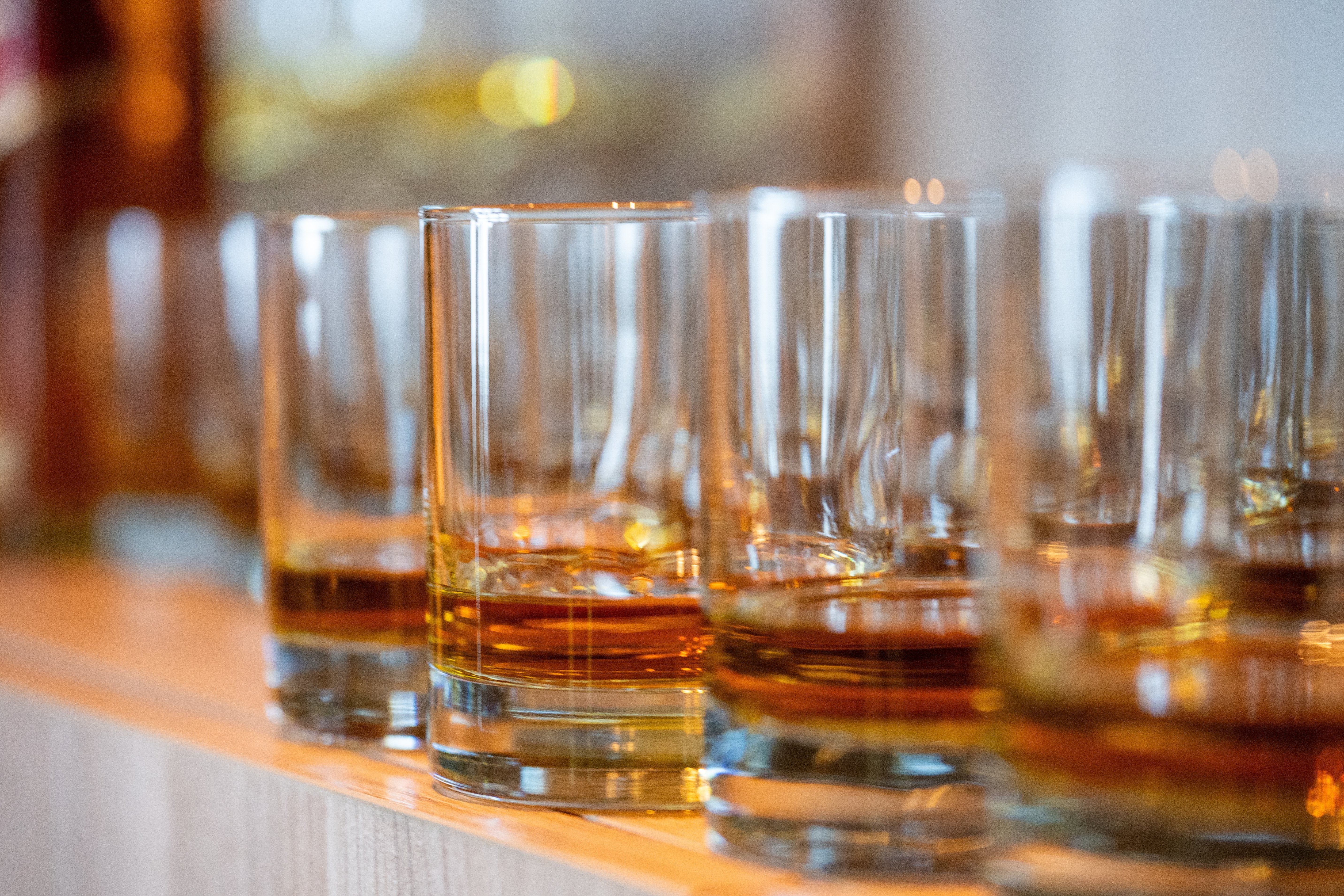 ¿Será legal destilar licor en casa? La Corte Suprema revisará una prohibición de 158 años