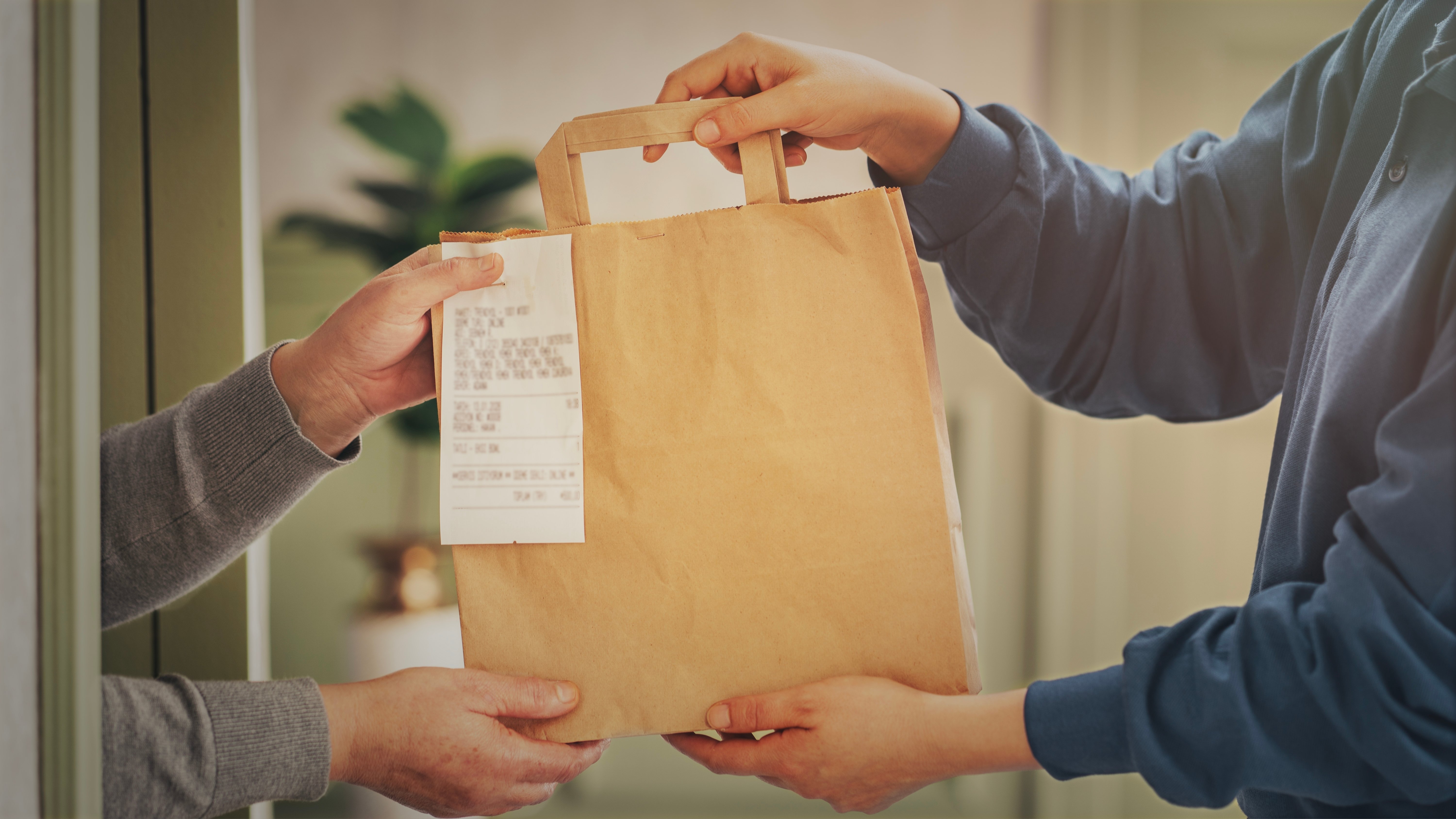 DoorDash comprará Instacart consolidando dos negocios de entrega de comestibles